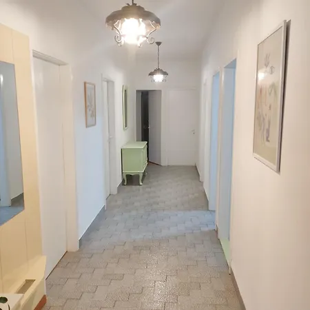 Beach Retreat Apartment *